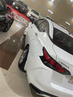 نيسان فيرسا